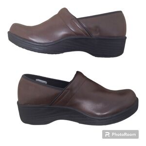 Safe-T-Step Predicitions Women’s Size 8 1/2 Clog  Shoes in Brown
